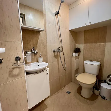 Cozy One-bedroom Near Sea Garden Apartment